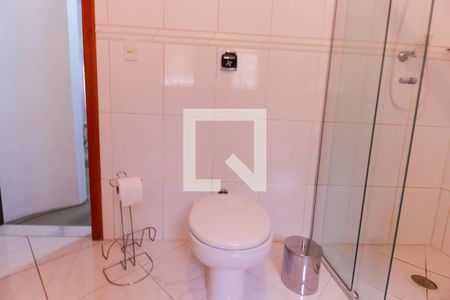 Casa à venda com 370m², 3 quartos e 5 vagasBanheiro do Quarto 1 