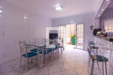 Casa à venda com 370m², 3 quartos e 5 vagasCozinha 