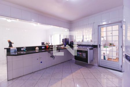 Casa à venda com 370m², 3 quartos e 5 vagasCozinha 