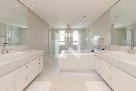 Apartamento à venda com 380m², 4 quartos e 3 vagasBanheiro da Suite Master