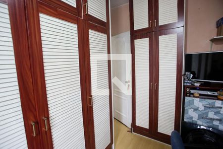 Apartamento à venda com 74m², 2 quartos e 1 vagaQuarto 2