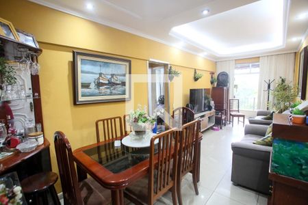 Apartamento à venda com 74m², 2 quartos e 1 vagaSala