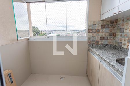Varanda da sala  de apartamento para alugar com 3 quartos, 59m² em Taboão, Diadema