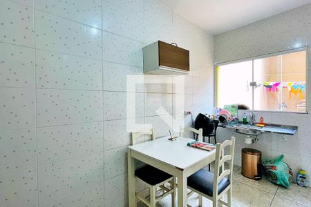 Casa à venda com 82m², 2 quartos e 2 vagasCozinha