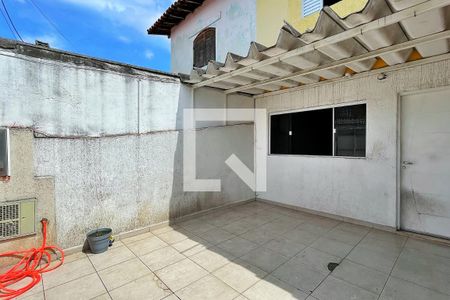 Casa à venda com 82m², 2 quartos e 2 vagasGaragem