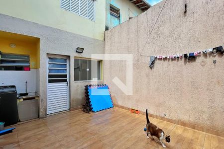 Casa à venda com 82m², 2 quartos e 2 vagasQuintal