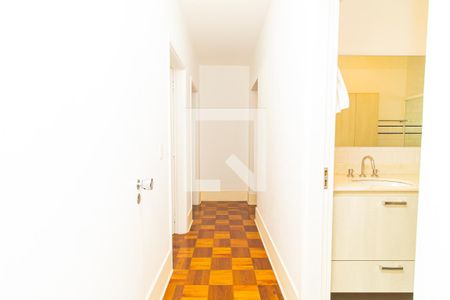Corredor de apartamento à venda com 3 quartos, 200m² em Consolação, São Paulo