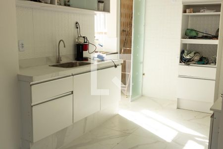 Apartamento para alugar com 95m², 4 quartos e sem vagaCozinha