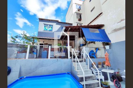 Casa à venda com 212m², 2 quartos e 2 vagas Casa à venda com 212m², 2 quartos e 2 vagasVisão da garagem