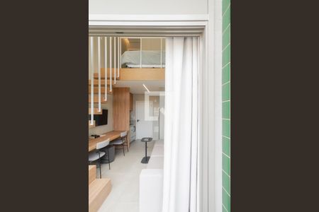 Apartamento à venda com 35m², 1 quarto e sem vaga Apartamento à venda com 35m², 1 quarto e sem vagaVaranda