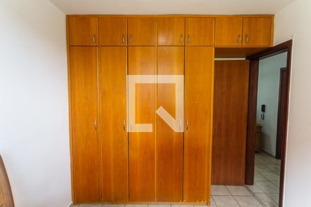Armário do Quarto 1 de apartamento à venda com 2 quartos, 40m² em Santa Cruz, Belo Horizonte