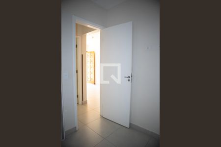 Quarto 2 de apartamento para alugar com 2 quartos, 45m² em Vila Mazzei, São Paulo