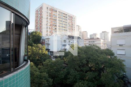Quarto 1 Vista de apartamento para alugar com 2 quartos, 65m² em Independência, Porto Alegre