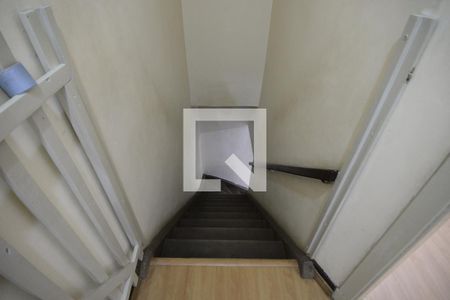 Casa para alugar com 90m², 2 quartos e sem vagaEscada