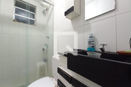 Banheiro de apartamento à venda com 2 quartos, 49m² em Jardim Nova Europa, Campinas