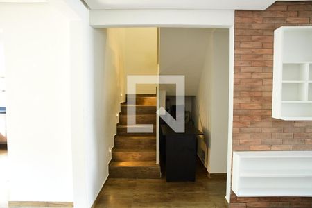 Sala de casa de condomínio para alugar com 4 quartos, 140m² em Paisagem Renoir, Cotia