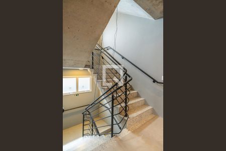 Apartamento à venda com 66m², 2 quartos e 2 vagasEscadas