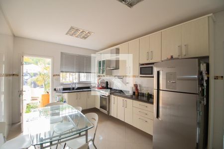 Casa à venda com 240m², 3 quartos e 3 vagasCozinha