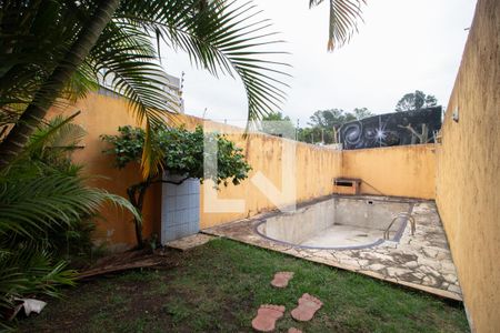 Casa à venda com 240m², 3 quartos e 3 vagasPiscina