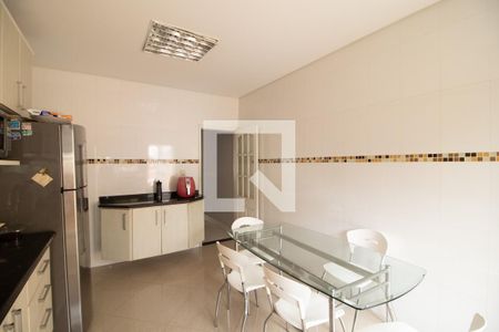 Casa à venda com 240m², 3 quartos e 3 vagasCozinha