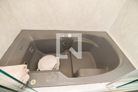 Casa à venda com 240m², 3 quartos e 3 vagasBanheiro da Suíte