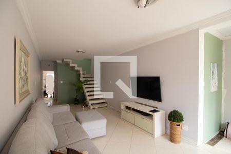 Sala de casa à venda com 3 quartos, 240m² em Vila Mazzei, São Paulo