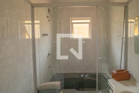 Casa à venda com 240m², 3 quartos e 3 vagasBanheiro da Suíte