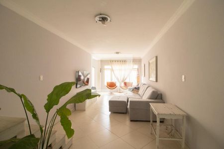 Sala de casa à venda com 3 quartos, 240m² em Vila Mazzei, São Paulo