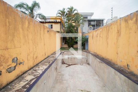 Casa à venda com 240m², 3 quartos e 3 vagasPiscina