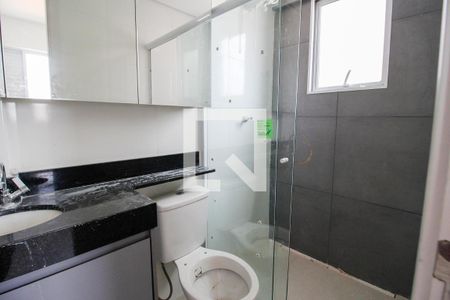 Banheiro do Quarto 1 de apartamento para alugar com 3 quartos, 70m² em Ipiranga, Belo Horizonte