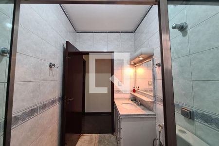 Casa à venda com 264m², 3 quartos e 3 vagas Casa à venda com 264m², 3 quartos e 3 vagasBanheiro
