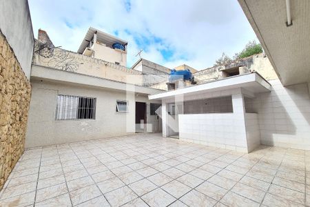 Casa à venda com 264m², 3 quartos e 3 vagas Casa à venda com 264m², 3 quartos e 3 vagasQuintal