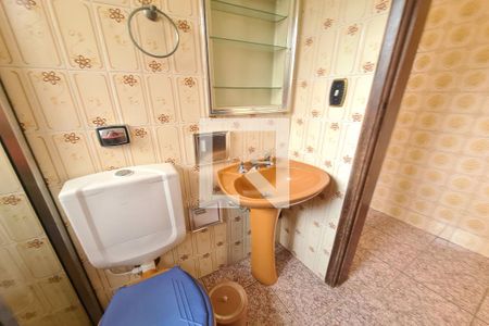 Casa à venda com 264m², 3 quartos e 3 vagas Casa à venda com 264m², 3 quartos e 3 vagasBanheiro - casa do fundo