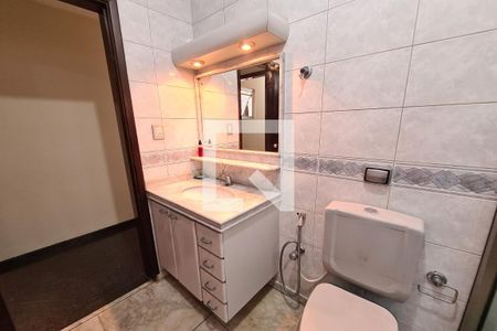Casa à venda com 264m², 3 quartos e 3 vagas Casa à venda com 264m², 3 quartos e 3 vagasBanheiro
