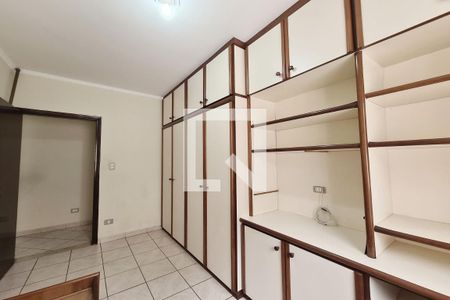 Casa à venda com 264m², 3 quartos e 3 vagas Casa à venda com 264m², 3 quartos e 3 vagasQuarto 1