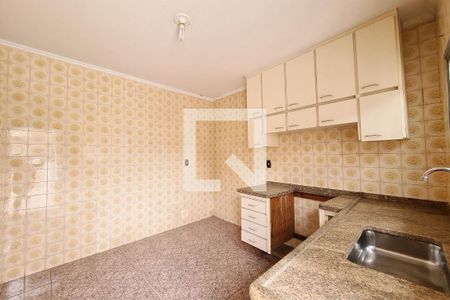 Casa à venda com 264m², 3 quartos e 3 vagas Casa à venda com 264m², 3 quartos e 3 vagasCozinha - casa do fundo