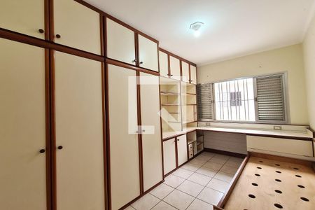Casa à venda com 264m², 3 quartos e 3 vagas Casa à venda com 264m², 3 quartos e 3 vagasQuarto 1