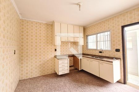 Casa à venda com 264m², 3 quartos e 3 vagas Casa à venda com 264m², 3 quartos e 3 vagasCozinha - casa do fundo