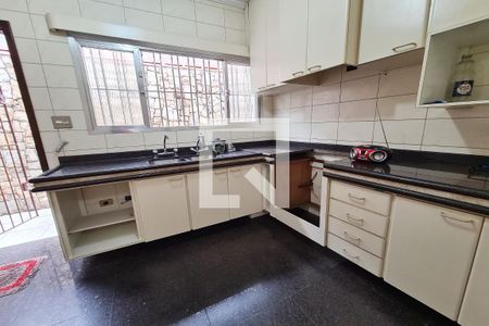 Casa à venda com 264m², 3 quartos e 3 vagas Casa à venda com 264m², 3 quartos e 3 vagasCozinha