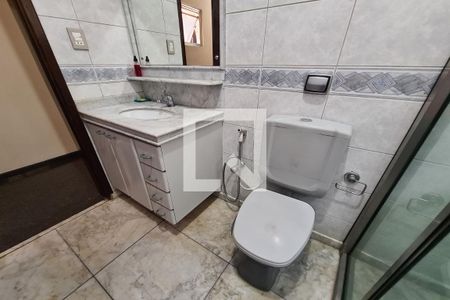 Casa à venda com 264m², 3 quartos e 3 vagas Casa à venda com 264m², 3 quartos e 3 vagasBanheiro