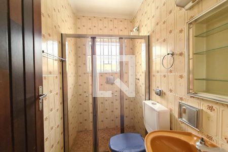 Casa à venda com 264m², 3 quartos e 3 vagas Casa à venda com 264m², 3 quartos e 3 vagasBanheiro - casa do fundo