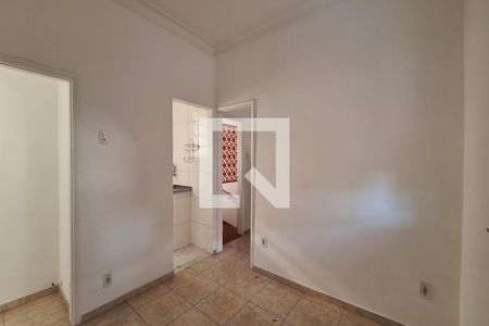 Casa à venda com 98m², 2 quartos e 2 vagasSala