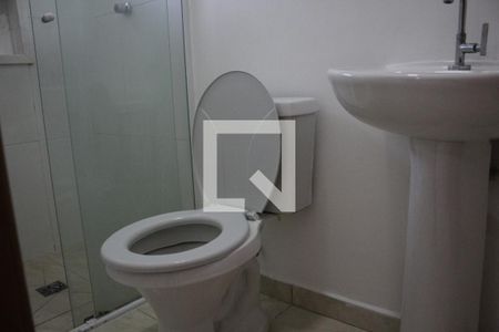 Banheiro de kitnet/studio para alugar com 1 quarto, 20m² em Belenzinho, São Paulo