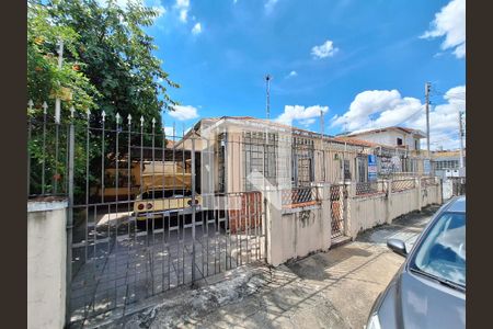 Casa à venda com 140m², 2 quartos e 2 vagasFachada