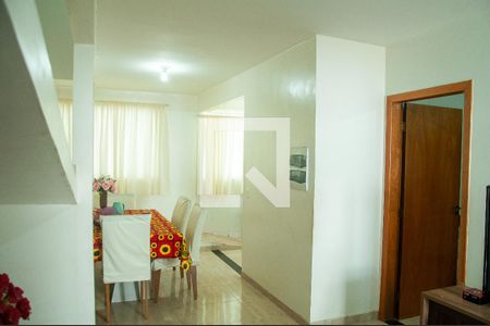 Sala de casa para alugar com 4 quartos, 140m² em Piratininga, Belo Horizonte