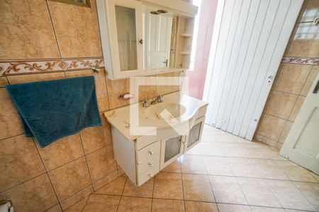 Casa para alugar com 210m², 8 quartos e 3 vagasBanheiro social