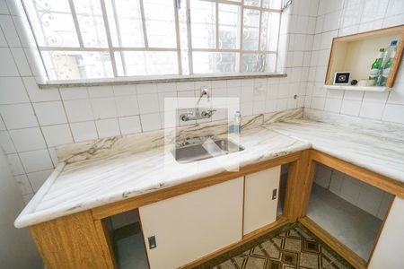 Casa para alugar com 210m², 8 quartos e 3 vagasCozinha