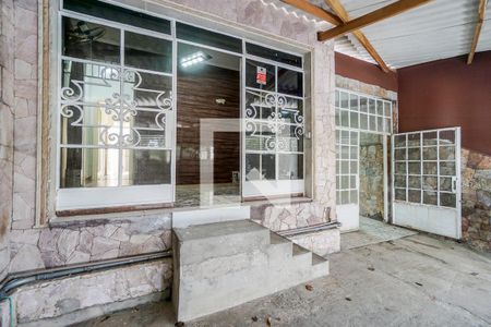 Casa para alugar com 210m², 8 quartos e 3 vagasEntrada