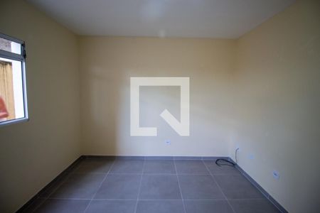 Sala de casa para alugar com 1 quarto, 20m² em Jardim das Oliveiras, Itaquaquecetuba