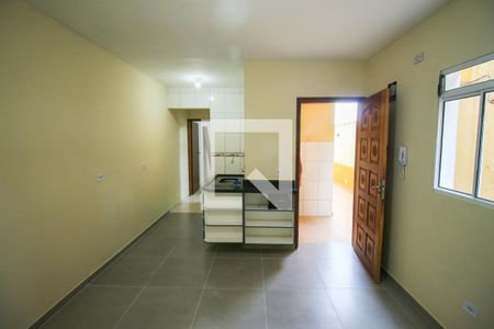 Sala de casa para alugar com 1 quarto, 20m² em Jardim das Oliveiras, Itaquaquecetuba